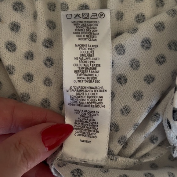 Black and White Ruffled Relaxed Blouse - Picture 10 of 11